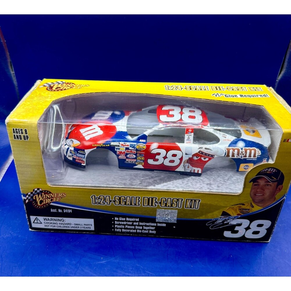 2004 Elliott Sadler #38 M&M's Patriotic 1-24 Die-Cast KIT - Winner's Circle